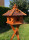 DARLUX Vogel Futter Haus L Sechseck Holz Vogelhaus mit Ständer Braun/ Rot Garten Vogelfutterhaus Wetterfest