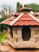 DARLUX Vogel Futter Haus L Futterstelle Sechseck Holz Vogelhaus Braun/ Rot Vogelfutterhaus Wetterfest