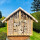DARLUX Garten Holz Insektenhotel XXL Wildbienen-Nisthilfe Insektenhaus Naturbelassen Wetterfest Artgerecht nach NABU Produziert von Werkstätten für behinderte Menschen.