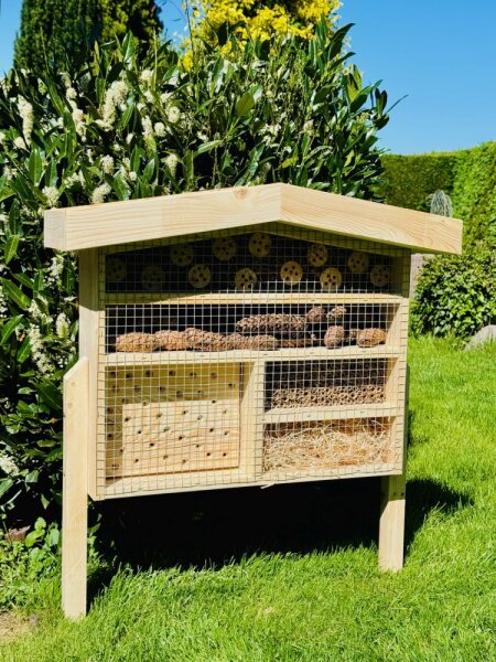 DARLUX Holz Insektenhotel XL Wildbienen Nisthilfe Insektenhaus