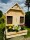 DARLUX Holz Insektenhotel XL Wildbienen Nisthilfe Insektenhaus Blumenkasten