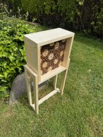 DARLUX Garten Holz Insektenhotel Wildbienen-Nisthilfe Rechteckiges Insektenhaus Naturbelassen mit Ständer