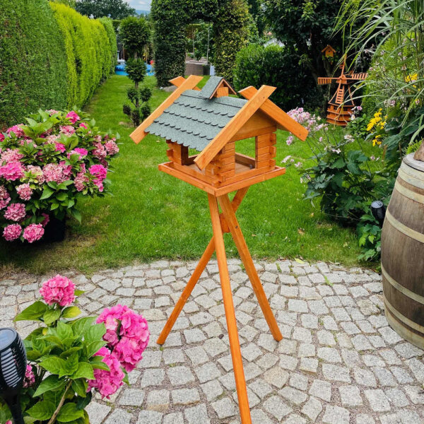 Grün mit Ständer