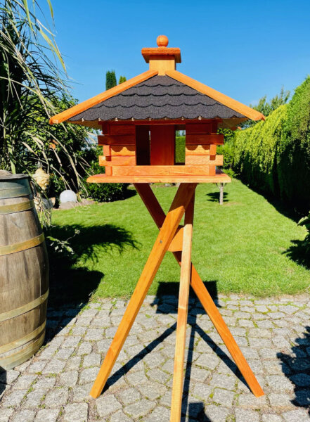 Schwarz mit Ständer